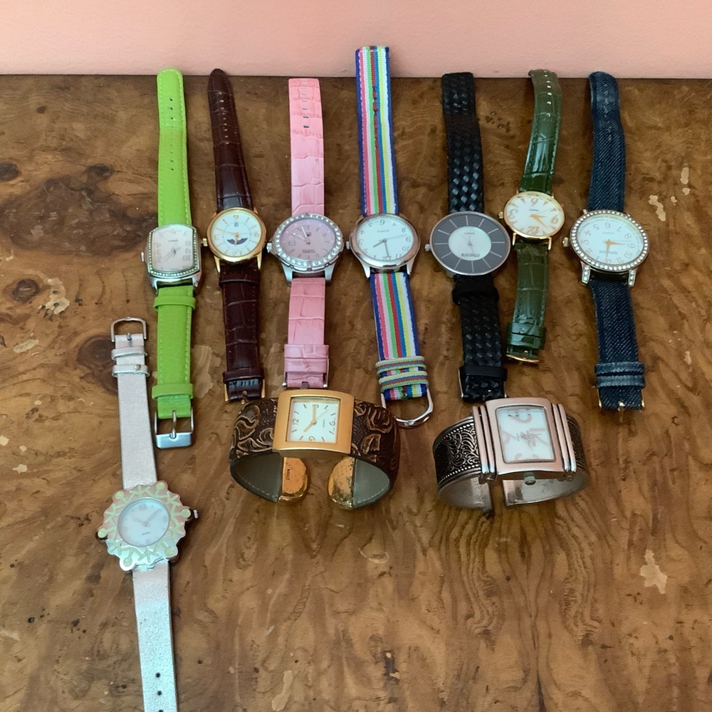 Lot of  10 Vintage Quartz Watches – Unisex – For Repair / Needs Batteries